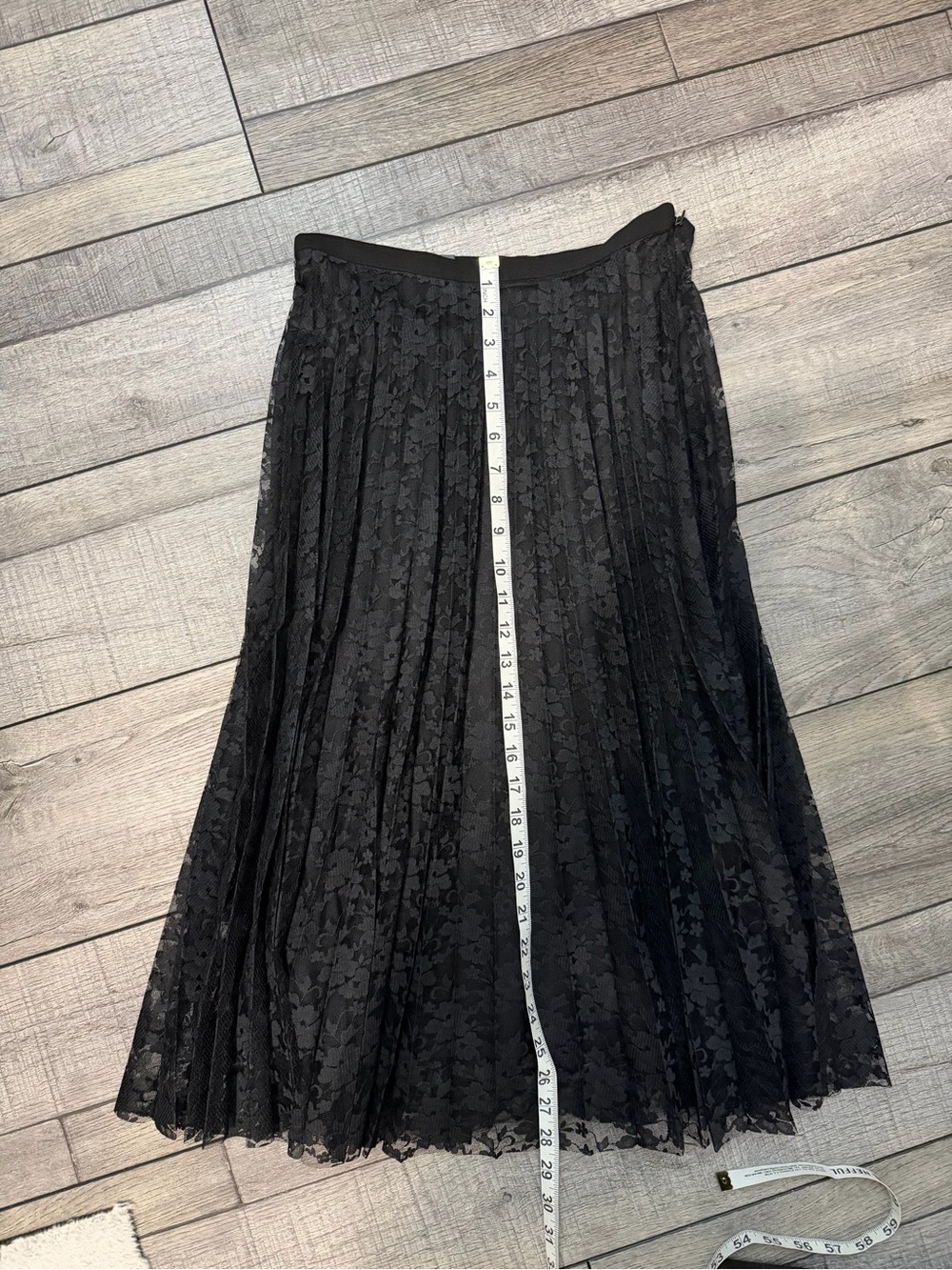 Banana Republic Black Lace Pleated Midi Skirt - Elegant Women's Skirt size 0